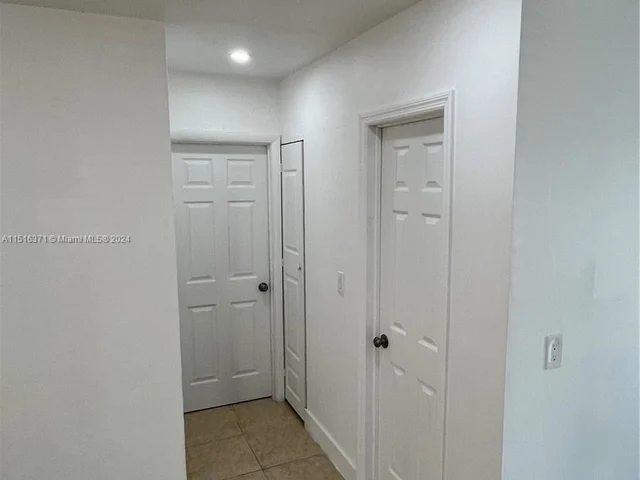 12710 Tee Cir, Miami FL 33167