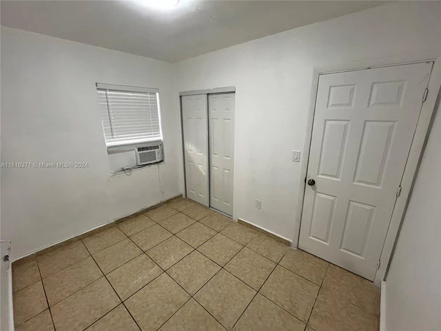 12710 Tee Cir, Miami FL 33167