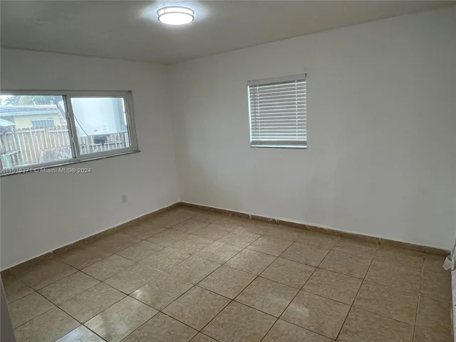 12710 Tee Cir, Miami FL 33167