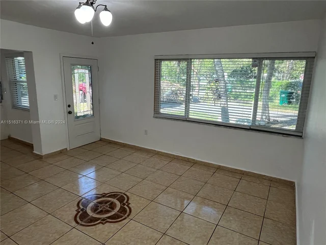 12710 Tee Cir, Miami FL 33167