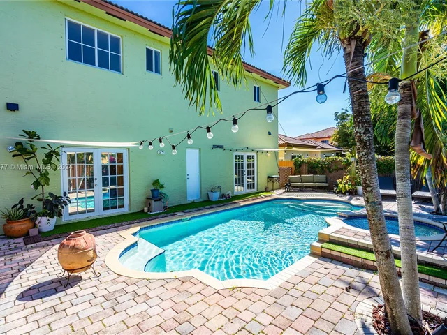 1350 NE 41st Pl, Homestead FL 33033