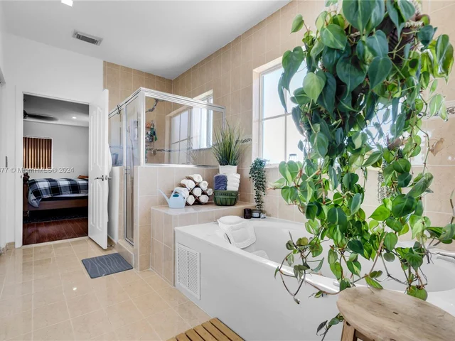 1350 NE 41st Pl, Homestead FL 33033