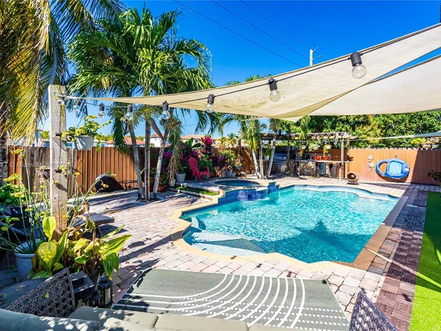 1350 NE 41st Pl, Homestead FL 33033