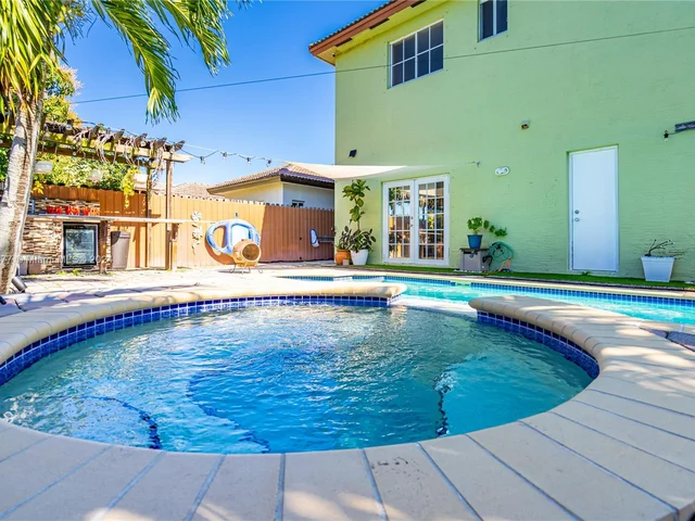 1350 NE 41st Pl, Homestead FL 33033