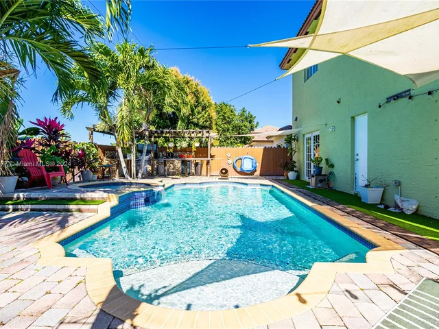 1350 NE 41st Pl, Homestead FL 33033