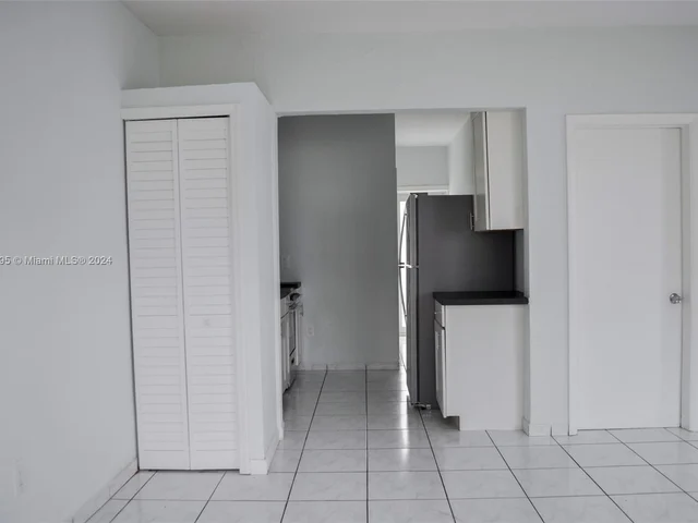 2160 Bay Dr # 7, Miami Beach FL 33141