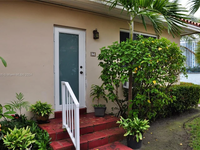 2160 Bay Dr # 7, Miami Beach FL 33141