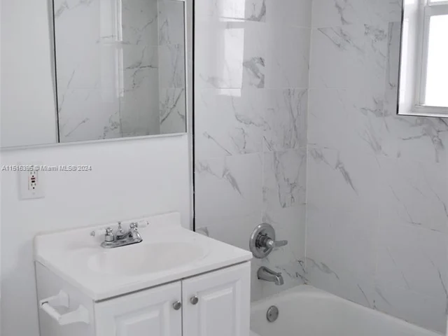 2160 Bay Dr # 7, Miami Beach FL 33141