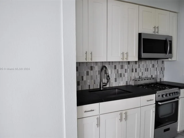 2160 Bay Dr # 7, Miami Beach FL 33141