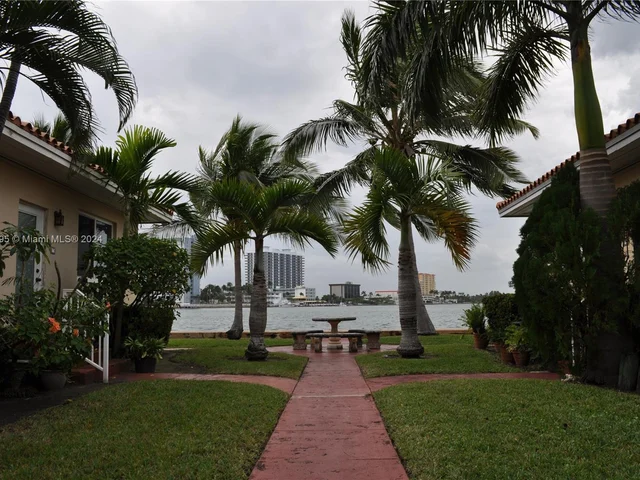 2160 Bay Dr # 7, Miami Beach FL 33141