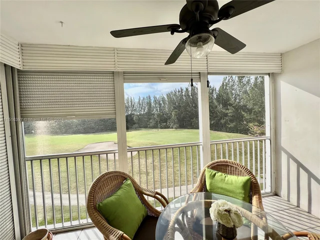 3150 N Palm Aire Dr # 404, Pompano Beach FL 33069