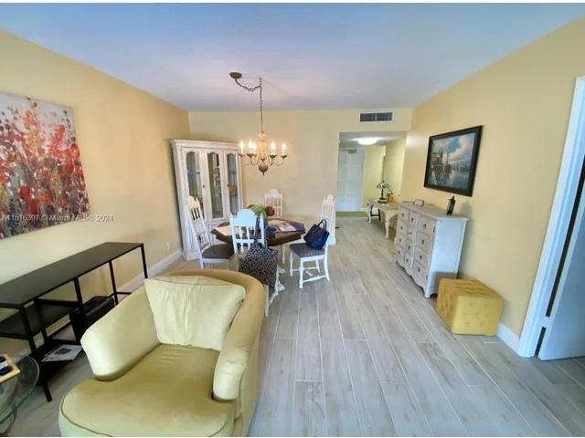 3150 N Palm Aire Dr # 404, Pompano Beach FL 33069