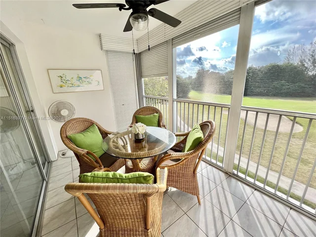 3150 N Palm Aire Dr # 404, Pompano Beach FL 33069