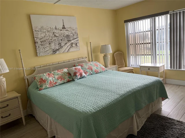 3150 N Palm Aire Dr # 404, Pompano Beach FL 33069