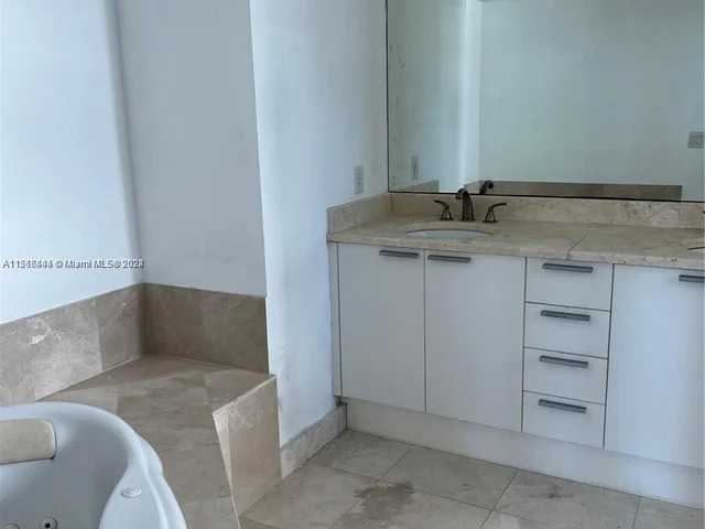 14951 Royal Oaks Ln # 1901, North Miami FL 33181