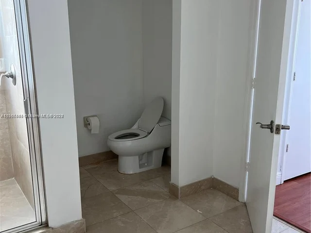 14951 Royal Oaks Ln # 1901, North Miami FL 33181