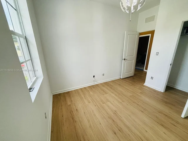 4030 NW 11th St, Lauderhill FL 33313