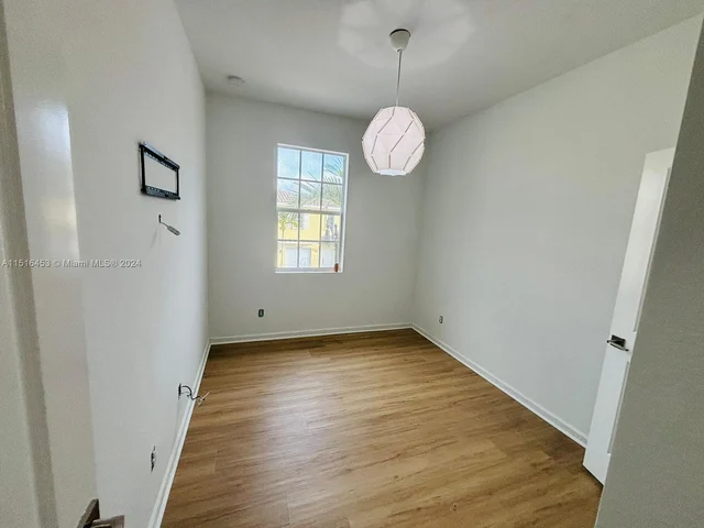 4030 NW 11th St, Lauderhill FL 33313