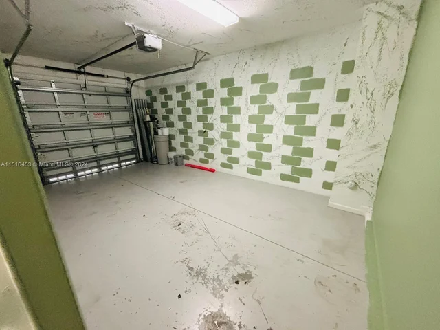 4030 NW 11th St, Lauderhill FL 33313