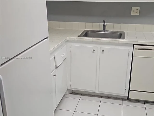 7825 Fairview Dr # 209, Tamarac FL 33321