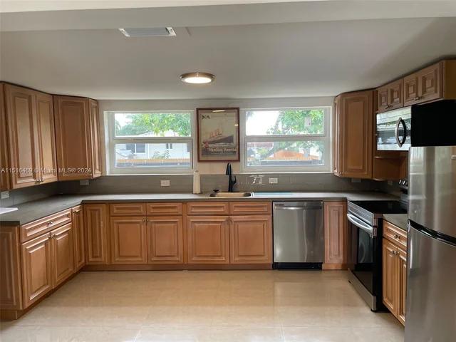 248 Carlisle Dr, Miami Springs FL 33166