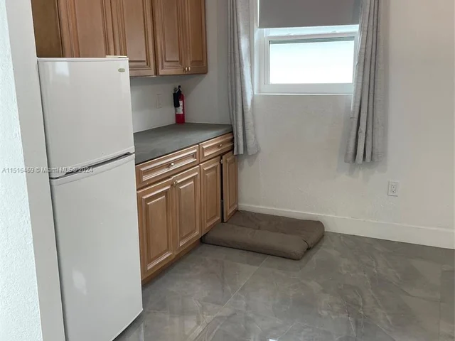 248 Carlisle Dr, Miami Springs FL 33166