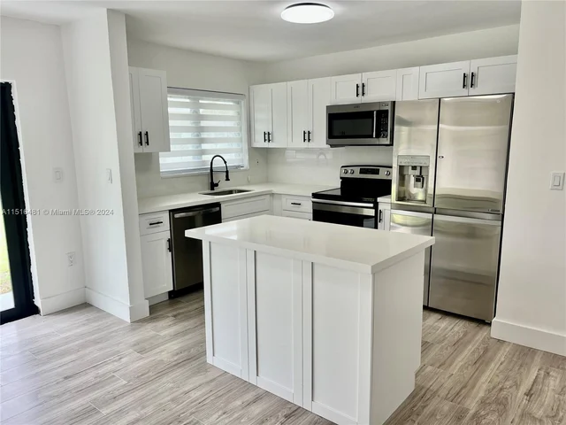 3530 NW 197th St, Miami Gardens FL 33056