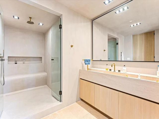 7954 Fisher Island Dr # 7954, Miami Beach FL 33109