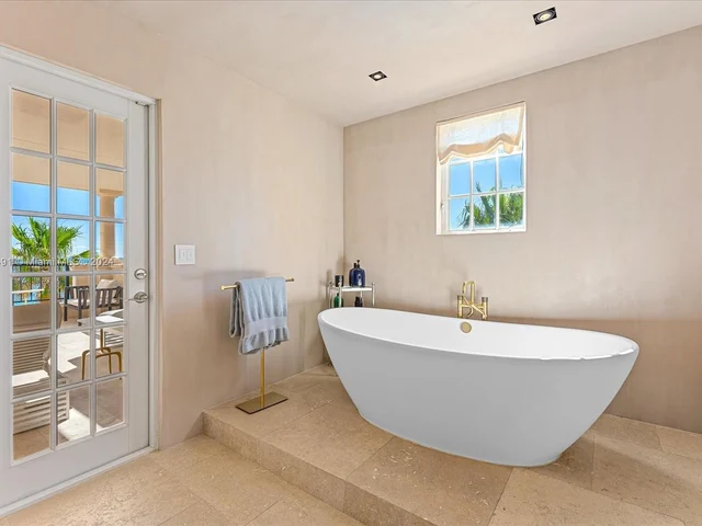 7954 Fisher Island Dr # 7954, Miami Beach FL 33109