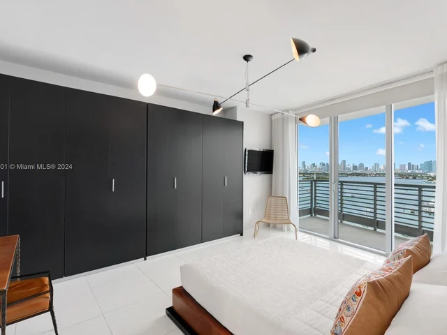 1445 16th St, Miami Beach FL 33139