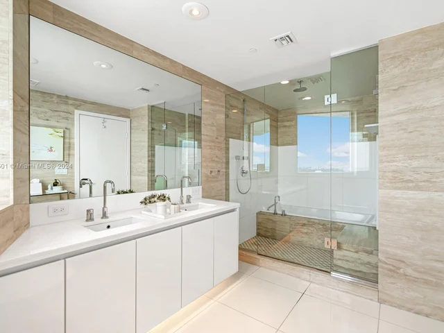 1445 16th St, Miami Beach FL 33139