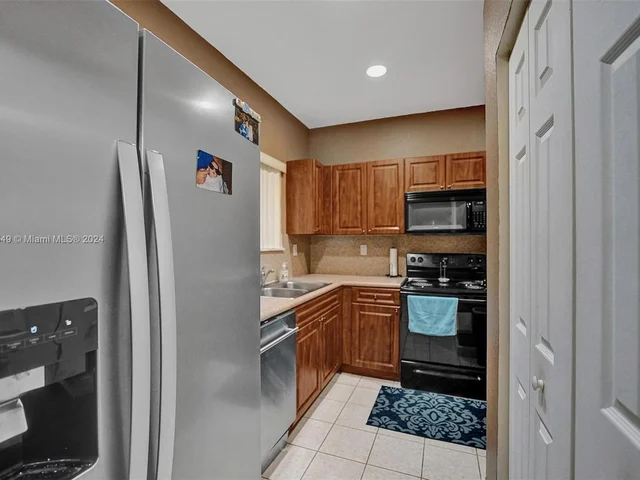 385 NE 31st Ave, Homestead FL 33033