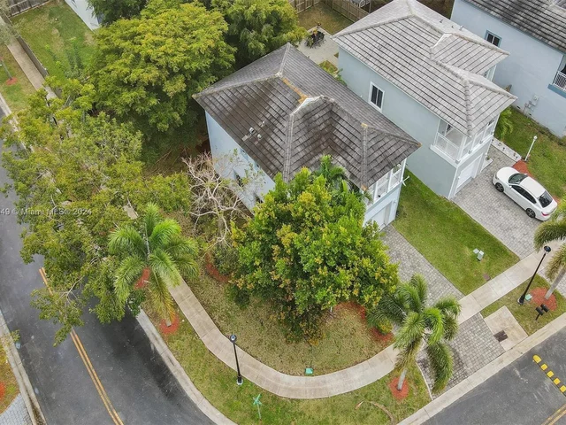 385 NE 31st Ave, Homestead FL 33033