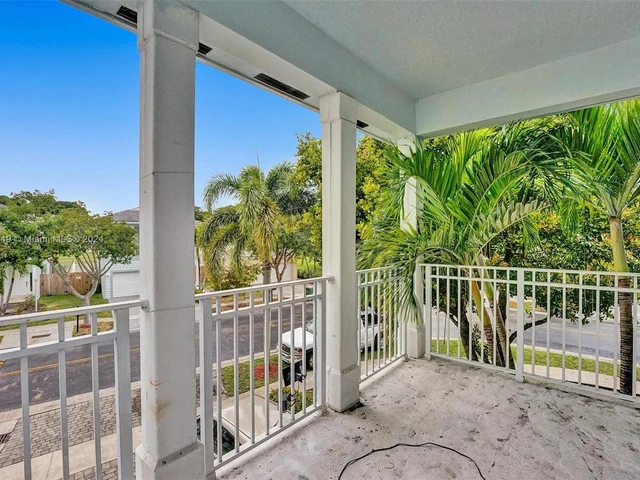 385 NE 31st Ave, Homestead FL 33033