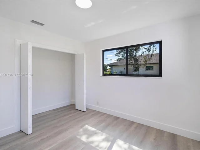 1521 NW 55th Ave, Lauderhill FL 33313