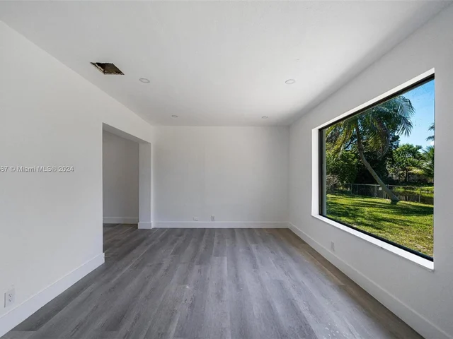 1521 NW 55th Ave, Lauderhill FL 33313