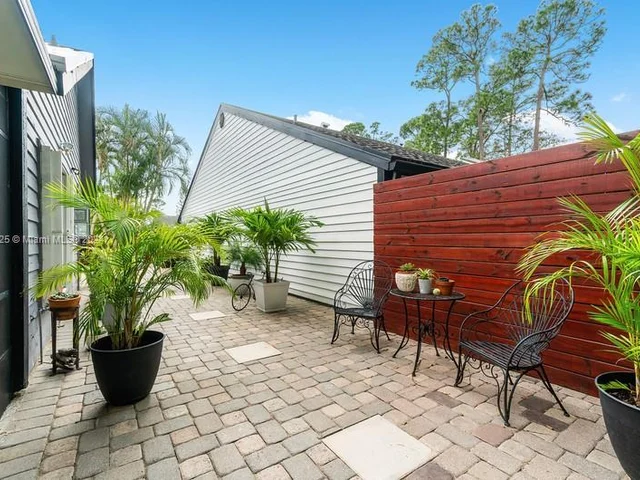 457 Goldenwood Way, Wellington FL 33414