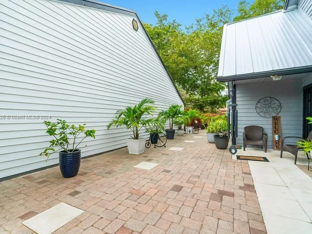 457 Goldenwood Way, Wellington FL 33414