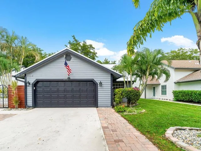 457 Goldenwood Way, Wellington FL 33414