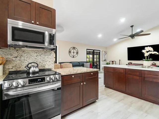 457 Goldenwood Way, Wellington FL 33414