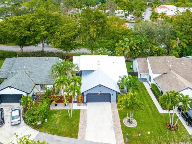 457 Goldenwood Way, Wellington FL 33414