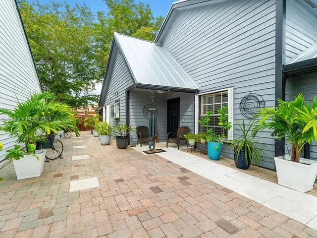 457 Goldenwood Way, Wellington FL 33414