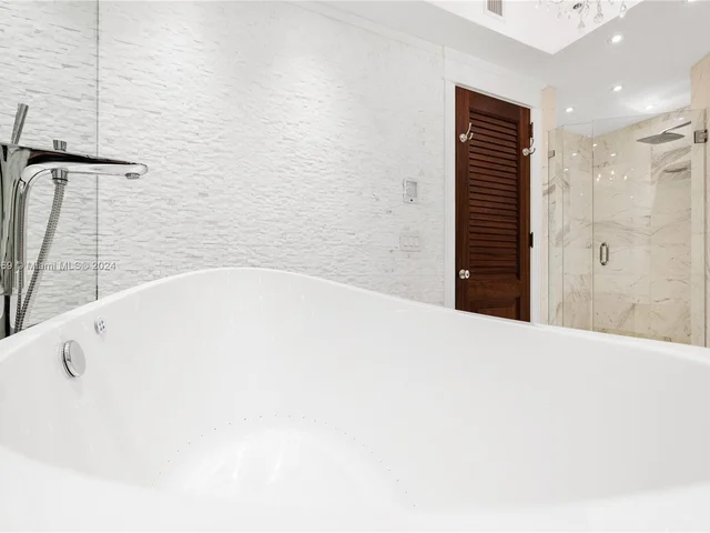 100 S Pointe Dr # 3205, Miami Beach FL 33139