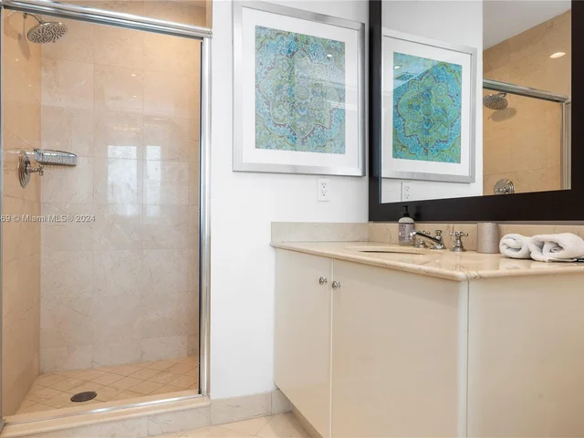 100 S Pointe Dr # 3205, Miami Beach FL 33139