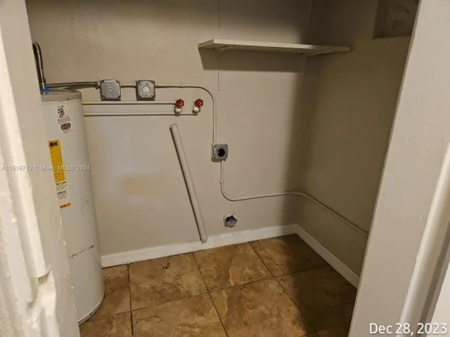 512 47th St, West Palm Beach FL 33407