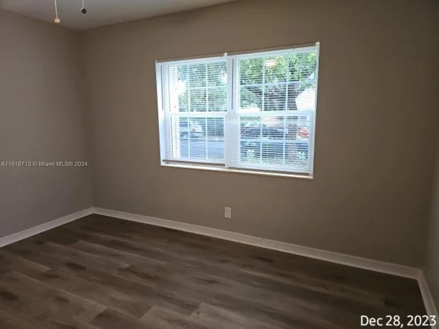 512 47th St, West Palm Beach FL 33407