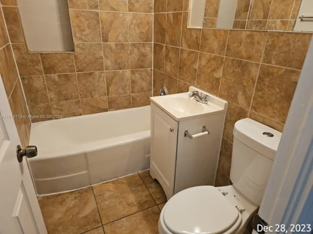 512 47th St, West Palm Beach FL 33407