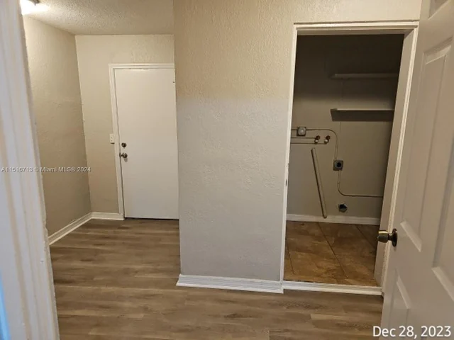 512 47th St, West Palm Beach FL 33407