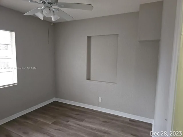 512 47th St, West Palm Beach FL 33407