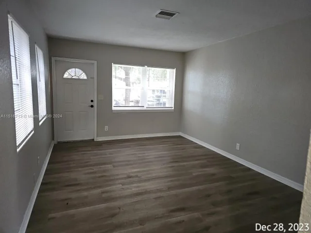 512 47th St, West Palm Beach FL 33407